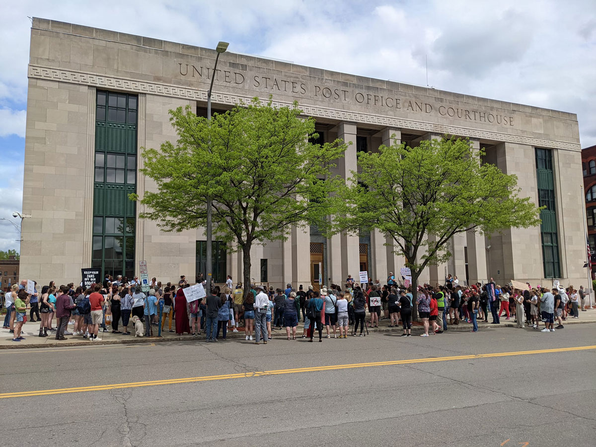 Bans Off Our Bodies rally at the Binghamton Federal Building, May 14, 2022
